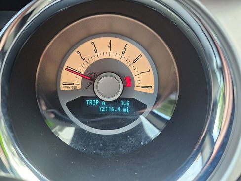 Used 2012 Ford Mustang Premium image 28