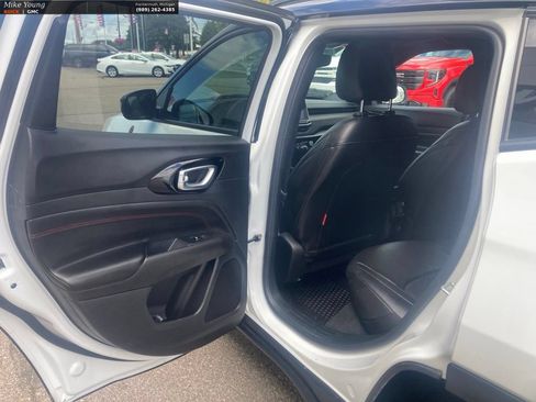 Used 2025 Jeep Compass Trailhawk AWD/4WD image 11
