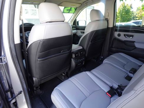 Certified 2025 Honda Pilot Touring image 29