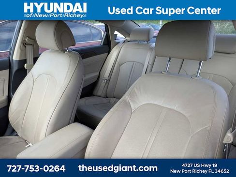 Used 2017 Hyundai Sonata Limited w/ Tech Package 03 FWD image 3