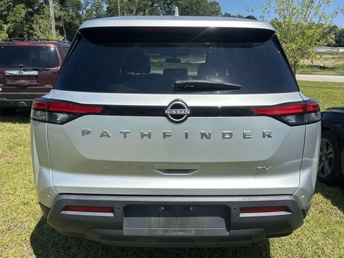 Used 2024 Nissan Pathfinder SV FWD image 14