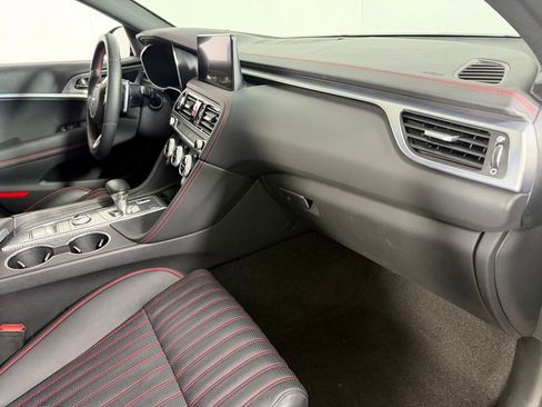 Used 2023 Genesis G70 2.0T w/ Sport Prestige Package image 34