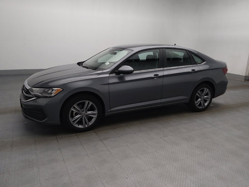 Used 2024 Volkswagen Jetta SE FWD image 2