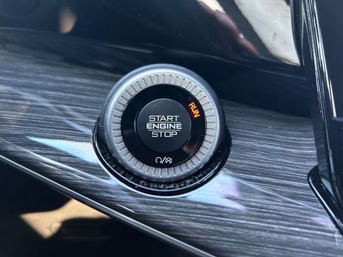 Used 2022 Jeep Wagoneer Series III w/ Premium Group I image 16