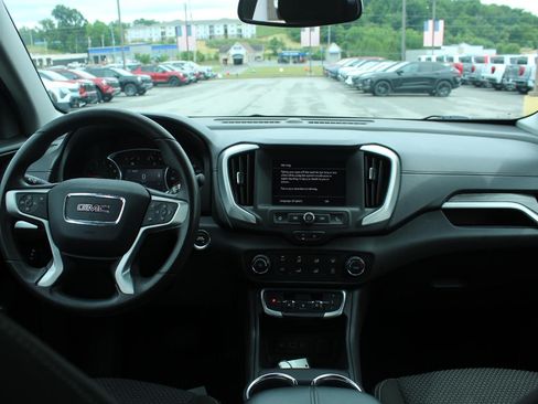 Used 2024 GMC Terrain SLE FWD image 14