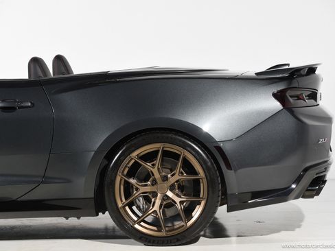 Used 2017 Chevrolet Camaro ZL1 RWD image 19