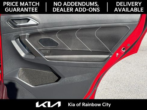 Used 2023 Volkswagen Tiguan SE w/ Panoramic Sunroof Package image 19