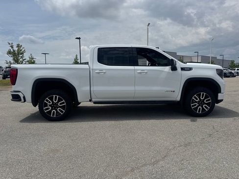 Used 2025 GMC Sierra 1500 AT4 w/ AT4 Premium Package AWD/4WD image 7