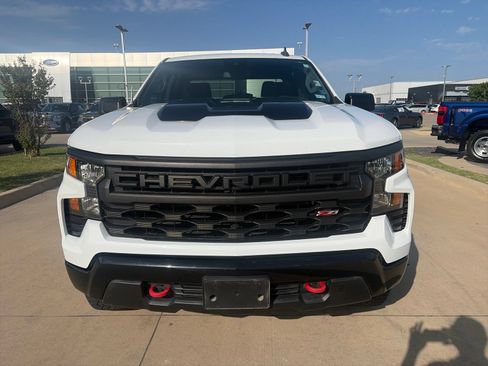 Used 2022 Chevrolet Silverado 1500 Custom Trail Boss AWD/4WD image 2