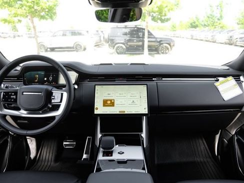 New 2026 Land Rover Range Rover Long Wheelbase SE AWD/4WD image 16