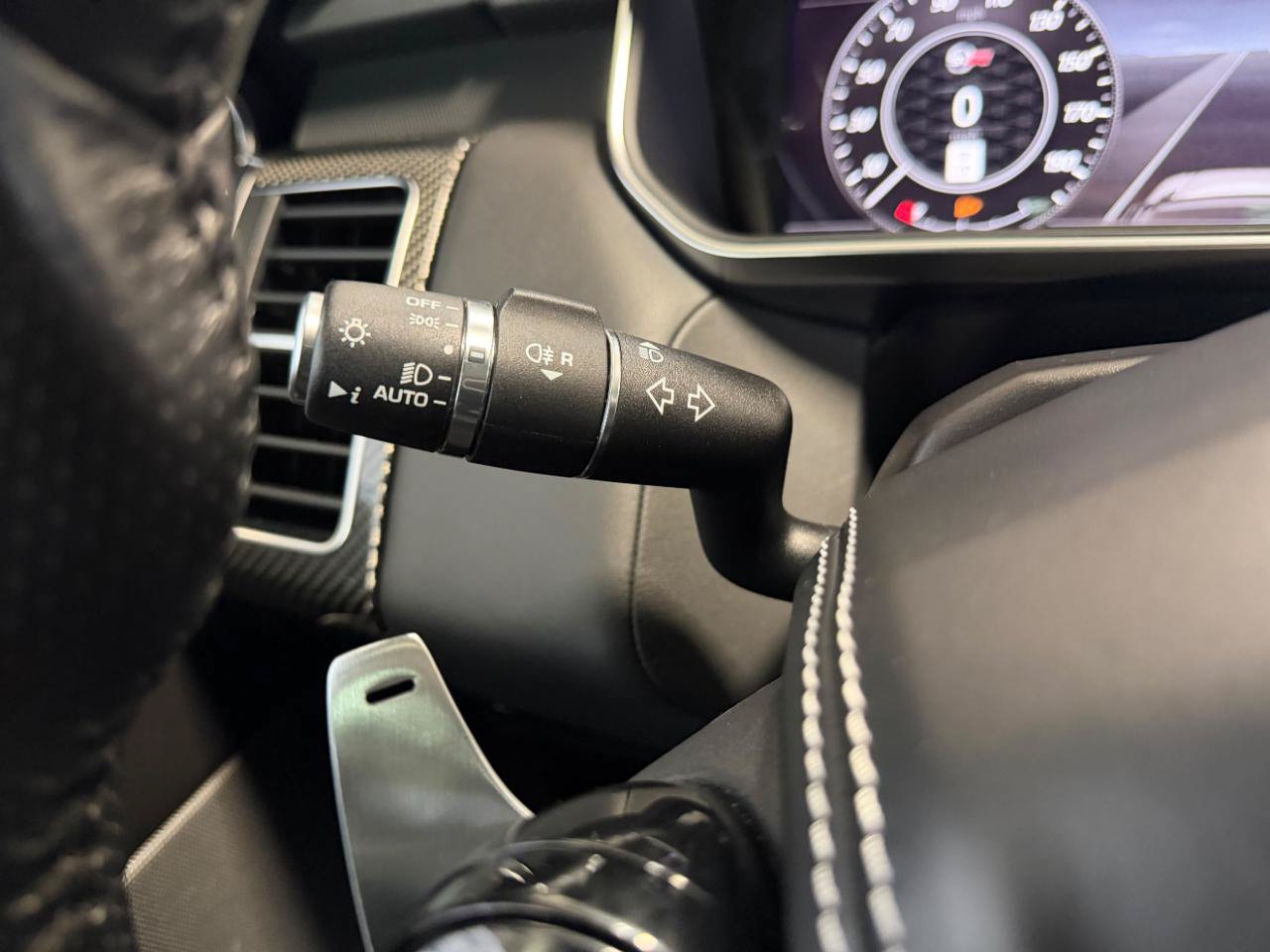 Used 2020 Land Rover Range Rover Sport SVR AWD/4WD image 34