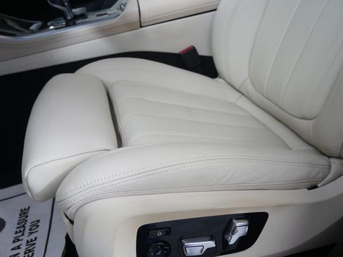 Certified 2022 BMW X5 sDrive40i w/ M Sport Package image 9