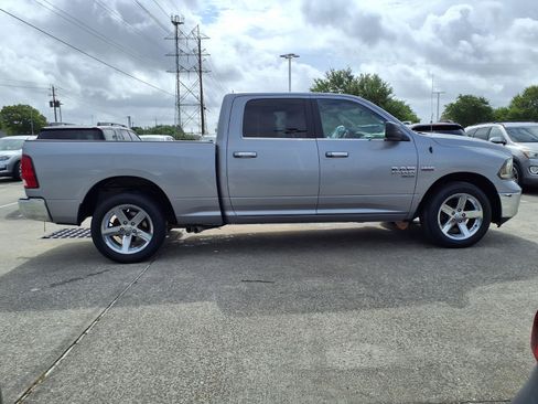 Used 2019 RAM 1500 Classic SLT RWD image 25