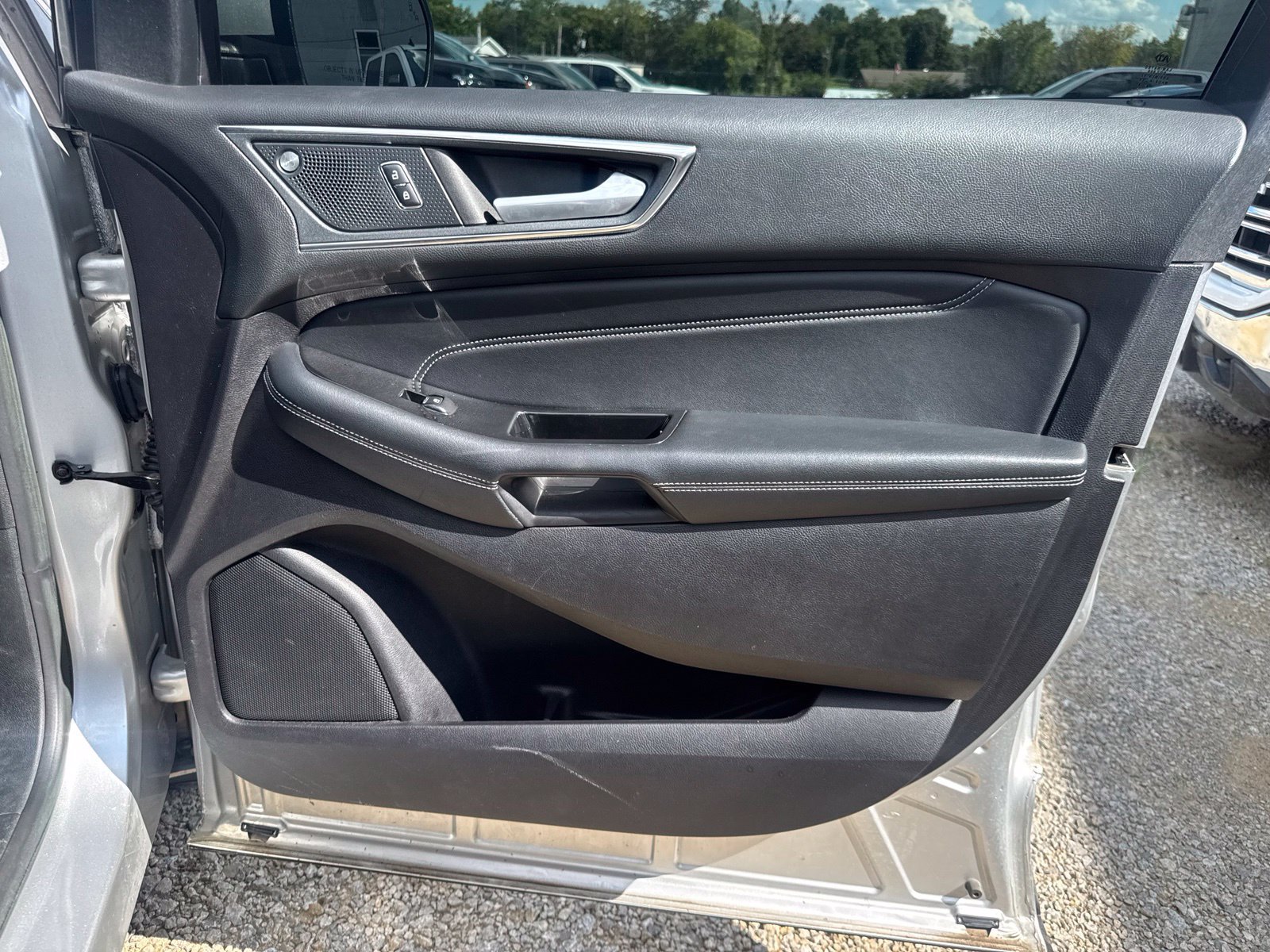 Used 2019 Ford Edge Titanium w/ Equipment Group 301A FWD image 29