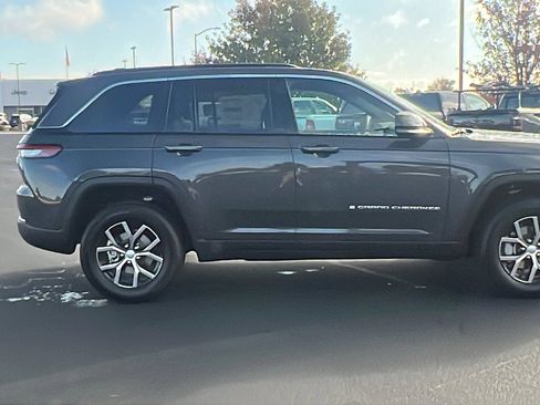 New 2025 Jeep Grand Cherokee Limited w/ Trailer Tow Package image 2