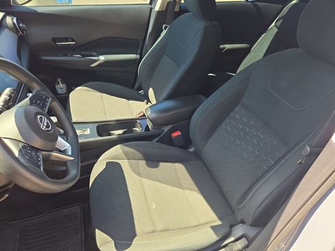 Used 2024 Nissan Kicks SV FWD image 19