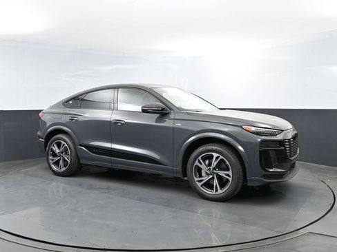 New 2027 Audi Q6 e-tron Premium Plus AWD/4WD image 3