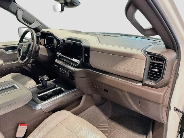 Certified 2022 Chevrolet Silverado 1500 LTZ w/ LTZ Premium Package AWD/4WD image 26