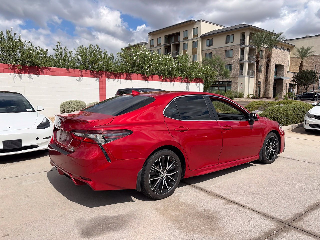 Used 2022 Toyota Camry SE w/ Audio Upgrade Package FWD image 2