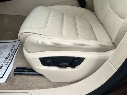 Used 2013 Volkswagen Touareg TDI AWD/4WD image 29