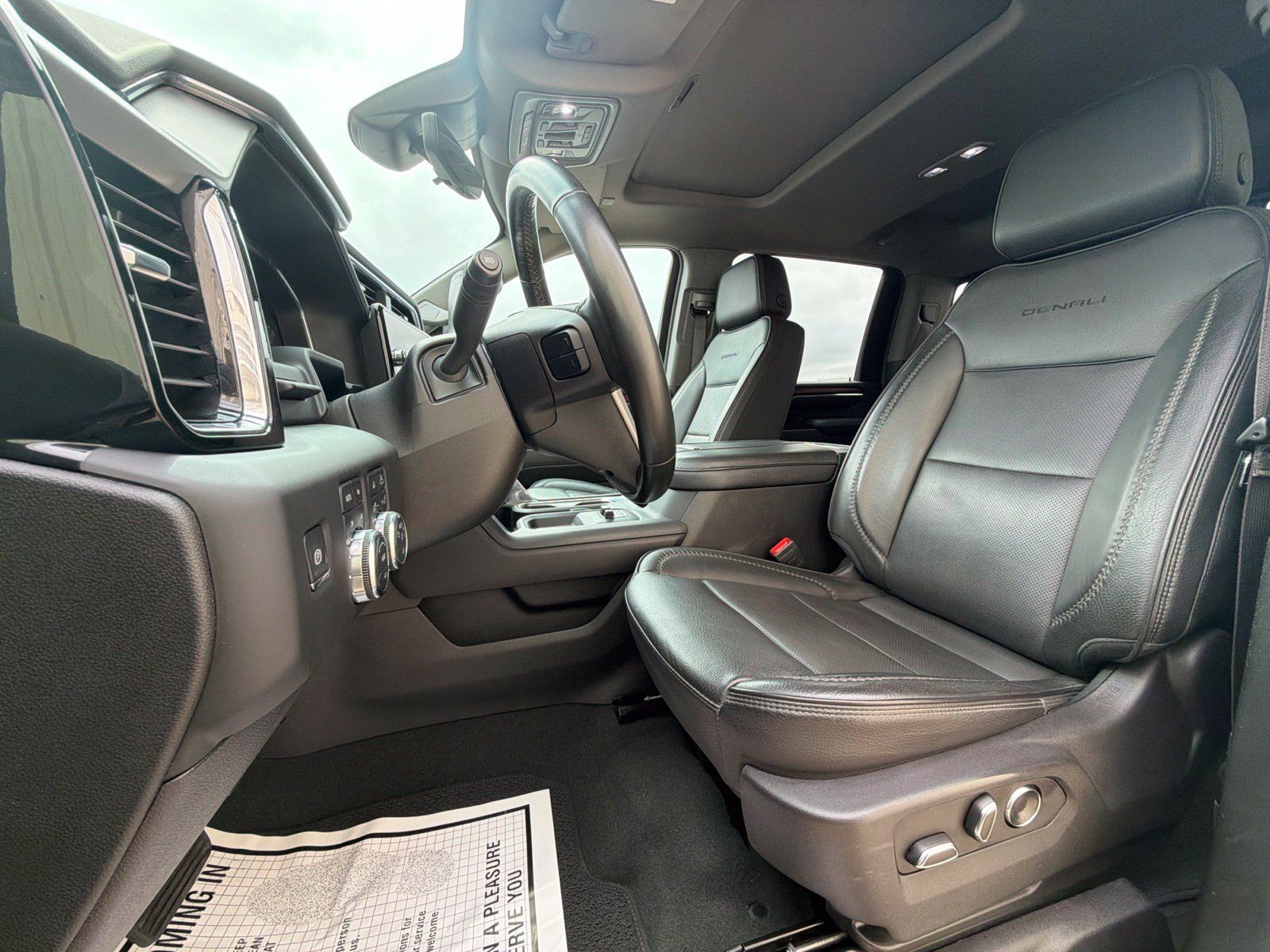 Used 2024 GMC Sierra 3500 Denali w/ Denali Reserve Package AWD/4WD image 15