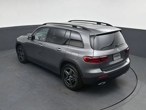 Used 2026 Mercedes-Benz GLB 250 4MATIC image 25