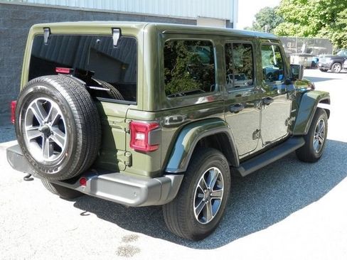 Used 2023 Jeep Wrangler Unlimited Sahara w/ LED Lighting Group AWD/4WD image 8