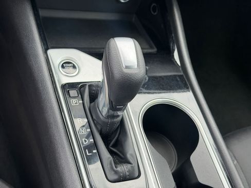 Used 2024 Nissan Altima 2.5 SV FWD image 29
