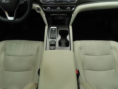 Certified 2021 Honda Accord Touring image 16
