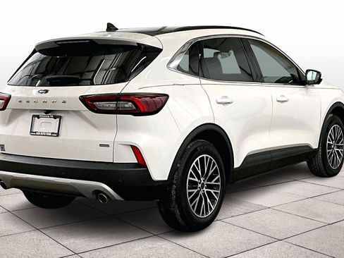 Used 2025 Ford Escape SE w/ PHEV Premium Package image 11