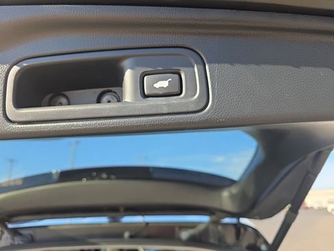 Used 2021 Honda Pilot Touring image 6