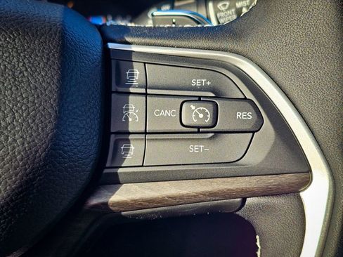 New 2025 Jeep Grand Cherokee Limited image 22