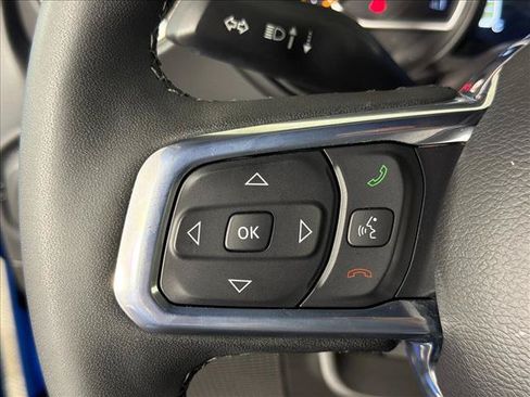 Used 2025 Jeep Wrangler Unlimited Sahara AWD/4WD image 25