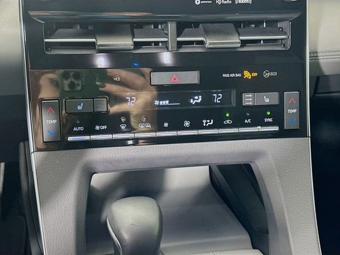 Used 2022 Toyota Avalon XLE image 15