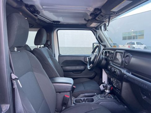 Used 2022 Jeep Wrangler Sport AWD/4WD image 17