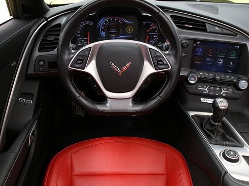 Used 2019 Chevrolet Corvette Stingray Coupe image 12