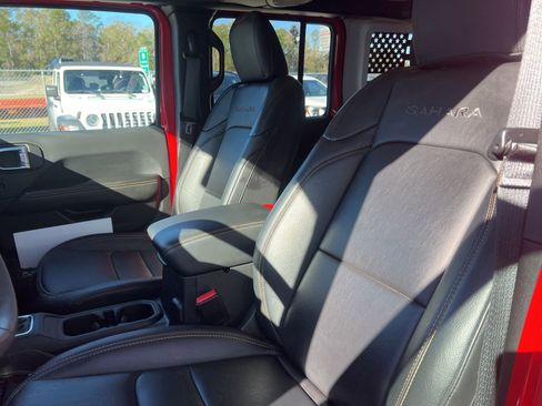 Used 2024 Jeep Wrangler Sahara w/ Technology Group image 8