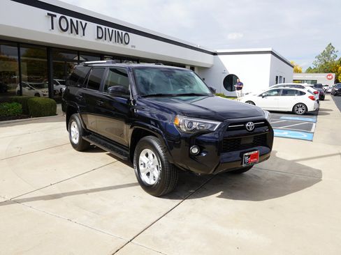 Used 2024 Toyota 4Runner SR5 image 2