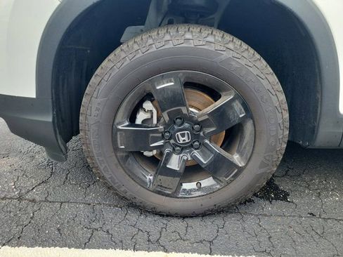 Used 2025 Honda Ridgeline Black Edition image 3