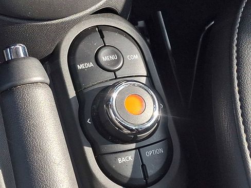 Used 2020 MINI Cooper 2-Door Hardtop w/ Storage Package image 26