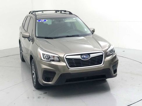 Used 2019 Subaru Forester Premium image 2