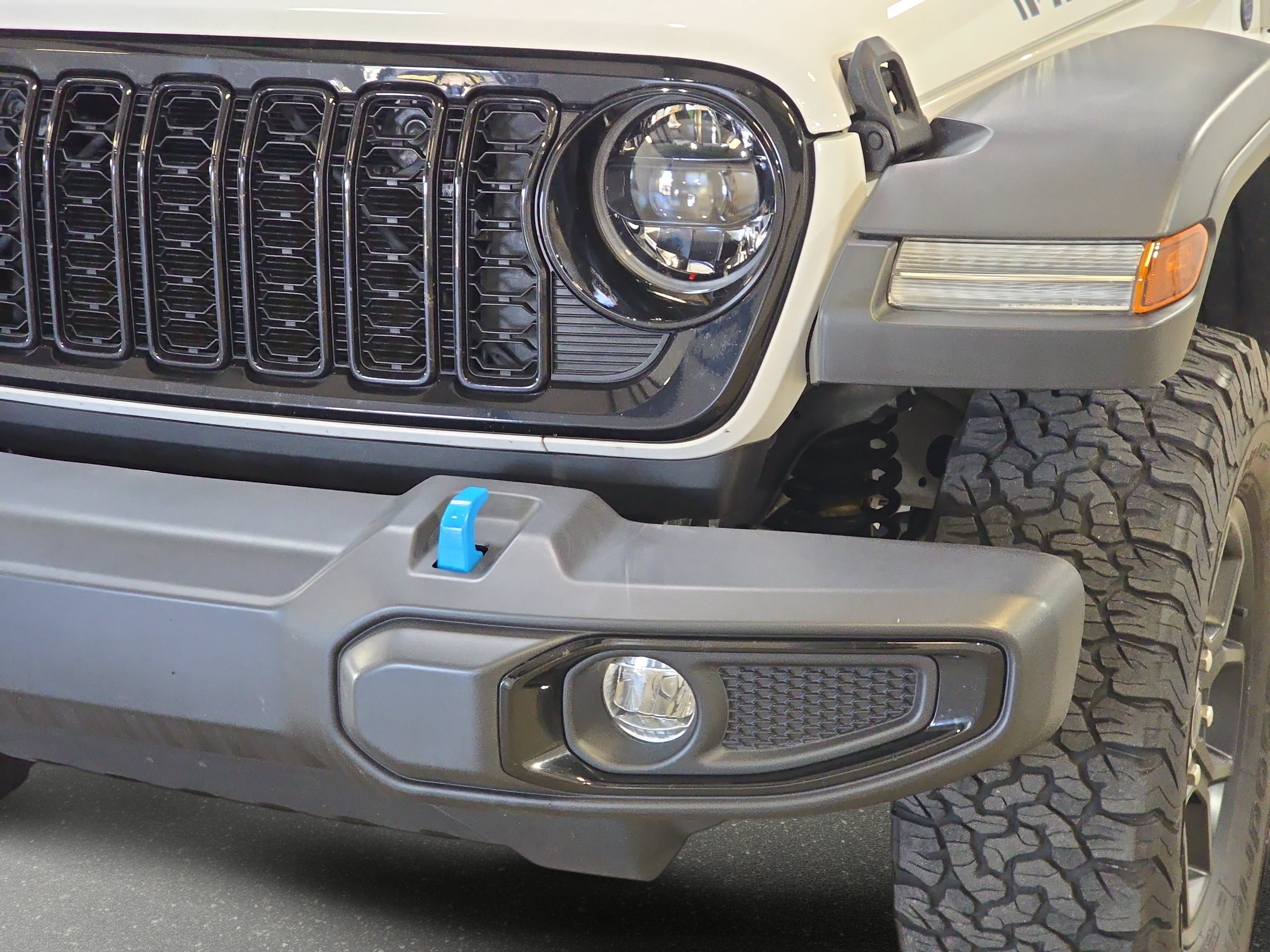 Used 2024 Jeep Wrangler Unlimited AWD/4WD image 28