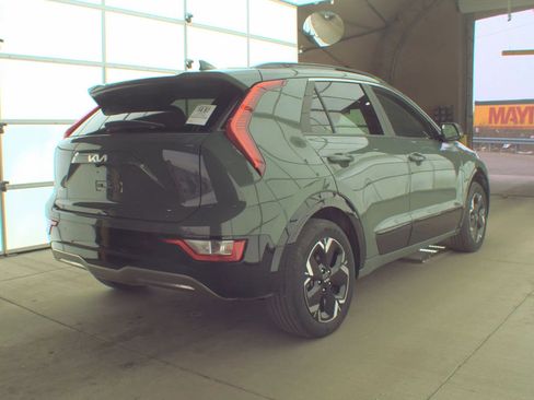 Used 2023 Kia Niro Wind w/ Wind Preserve Package FWD image 4