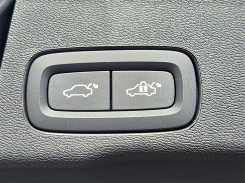 New 2026 Volvo XC60 B5 Plus w/ Protection Package Premier image 23