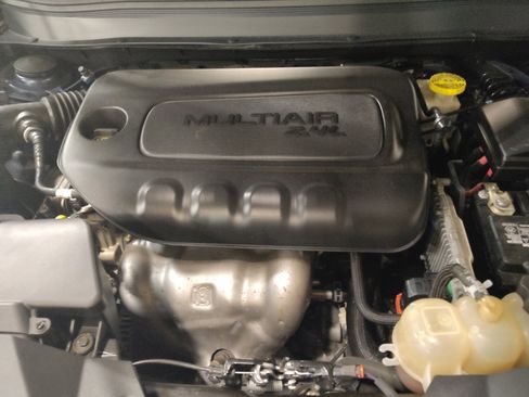 Used 2019 Jeep Cherokee Limited FWD image 30