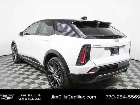 Used 2025 Cadillac Optiq Sport 2 w/ LPO, Floor Liner Package image 31