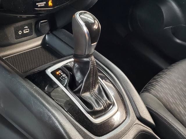 Used 2018 Nissan Rogue S AWD/4WD image 23