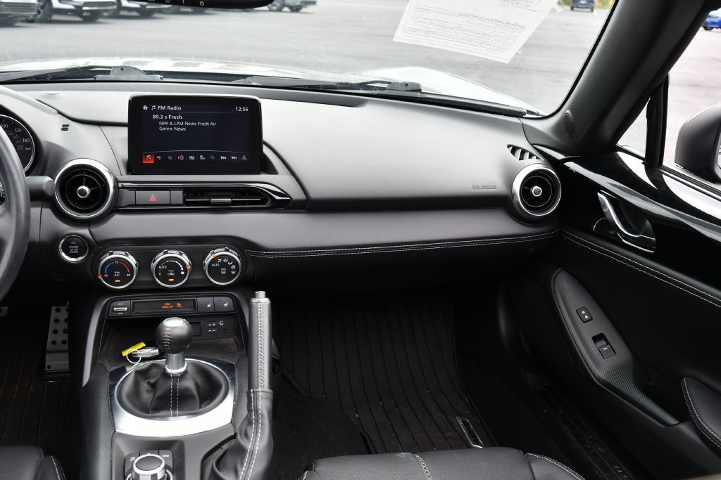 Used 2021 MAZDA MX-5 Miata RF Grand Touring RWD image 16