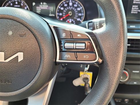 Used 2024 Kia Forte LXS w/ LXS Technology Package image 28