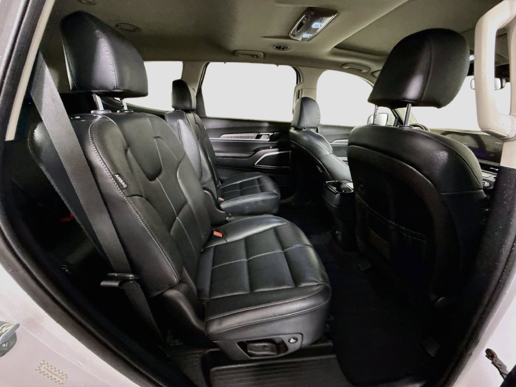 Used 2024 Kia Telluride EX w/ EX Captain's Chair Package FWD image 26
